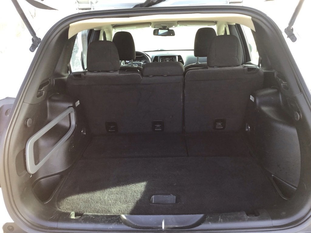 2017 Jeep Cherokee Sport