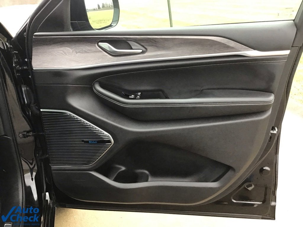 2022 Jeep Grand Cherokee 4xe Overland