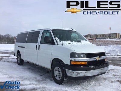 2023 Chevrolet Express Passenger 3500 1LT