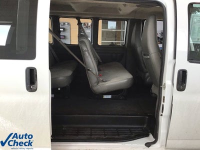 2023 Chevrolet Express Passenger 3500 1LT