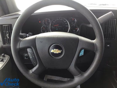 2023 Chevrolet Express Passenger 3500 1LT
