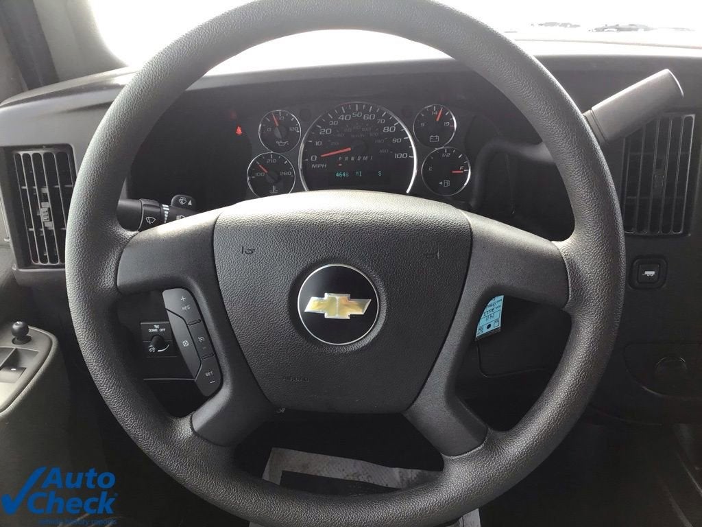 2023 Chevrolet Express Passenger 3500 1LT