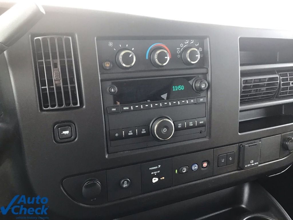 2023 Chevrolet Express Passenger 3500 1LT