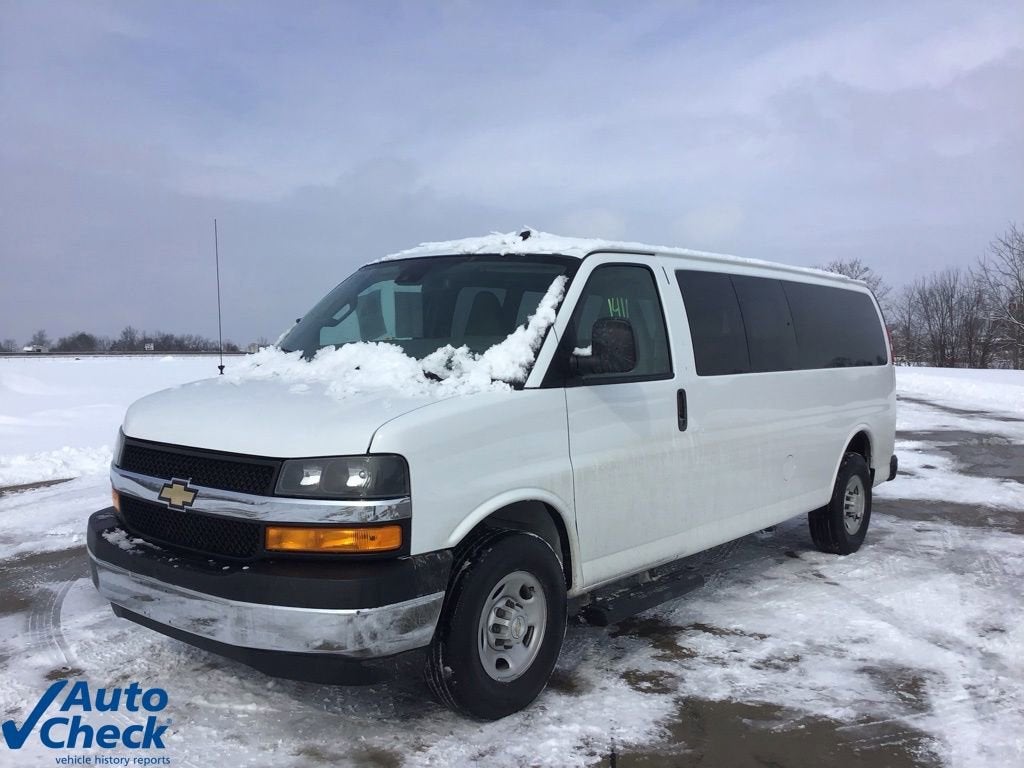 2023 Chevrolet Express Passenger 3500 1LT