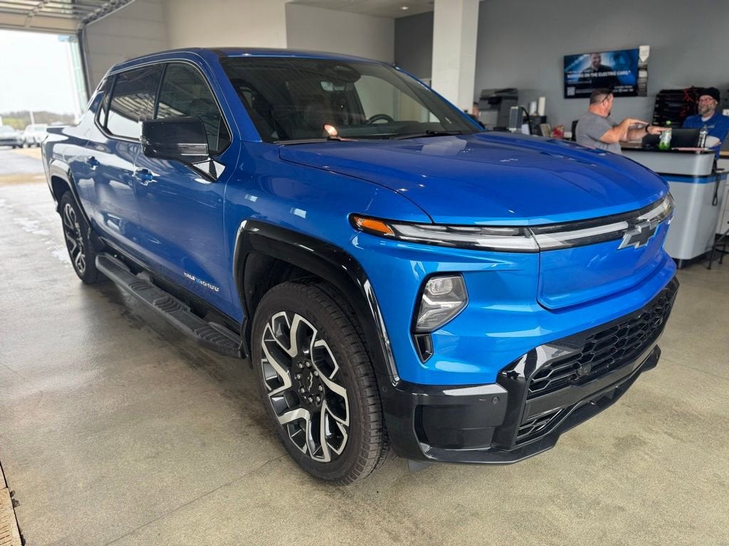 2025 Chevrolet Silverado EV RST - Max Range