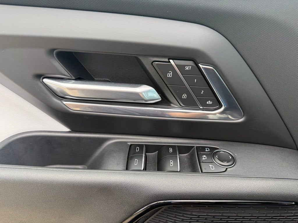 2025 Chevrolet Silverado EV RST - Max Range