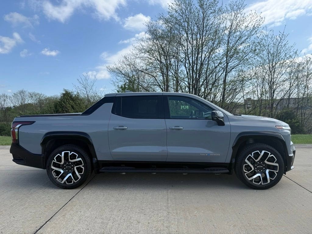 2025 Chevrolet Silverado EV RST - Max Range