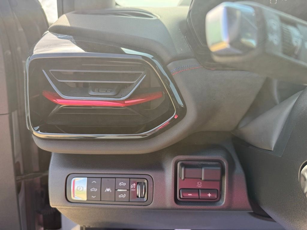 2025 Chevrolet Silverado EV RST - Max Range