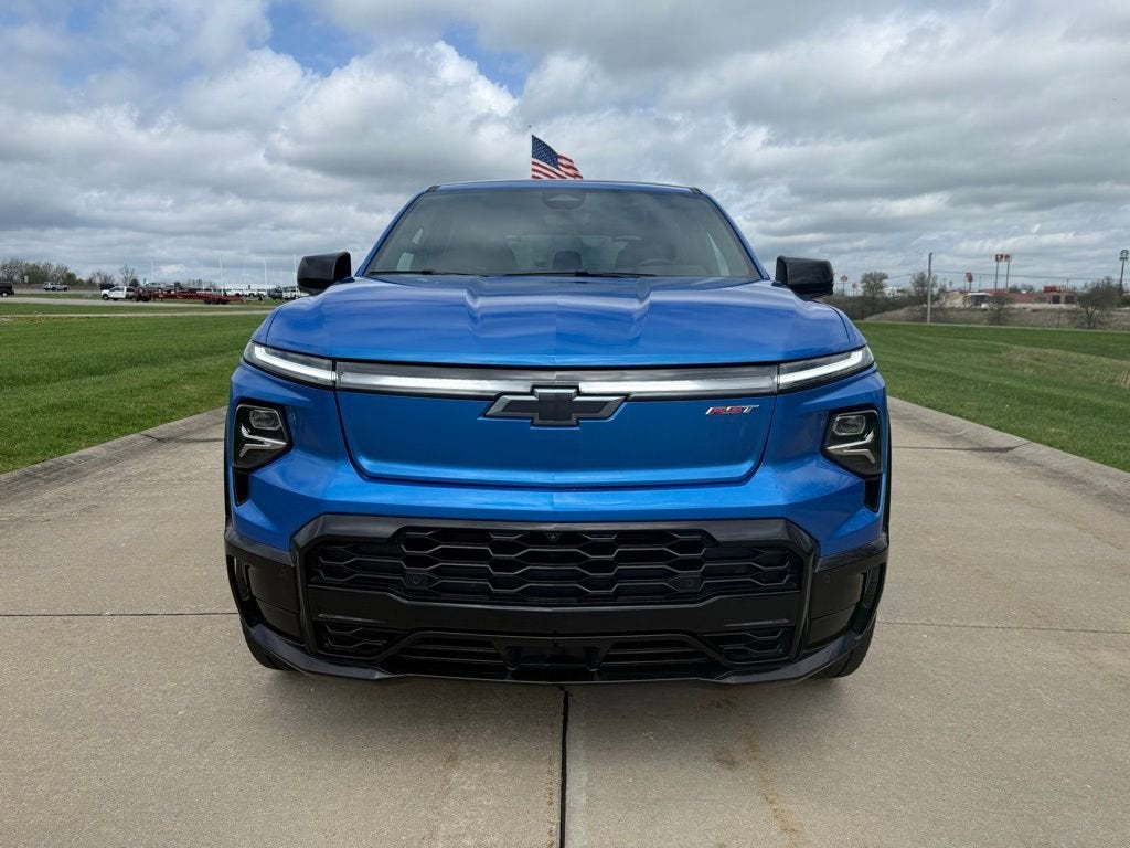2025 Chevrolet Silverado EV RST - Max Range