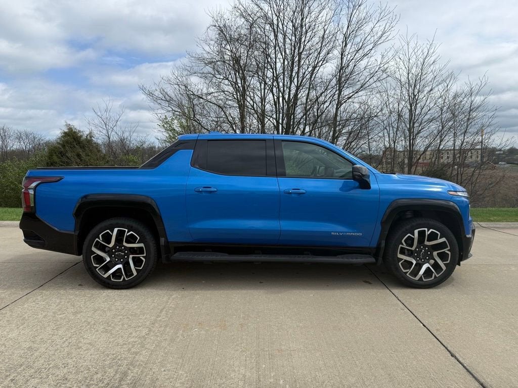 2025 Chevrolet Silverado EV RST - Max Range