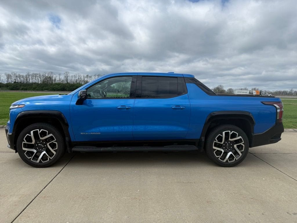 2025 Chevrolet Silverado EV RST - Max Range