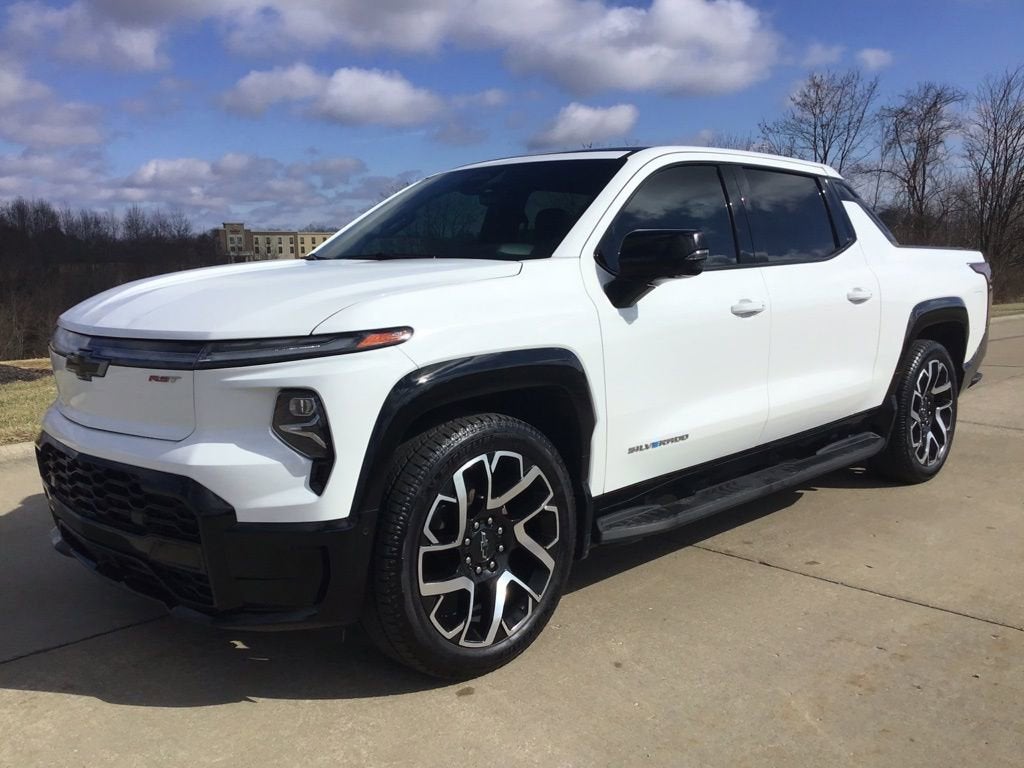 2024 Chevrolet Silverado EV RST