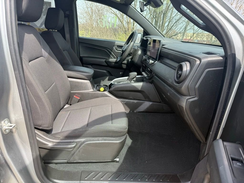 2024 Chevrolet Colorado WT