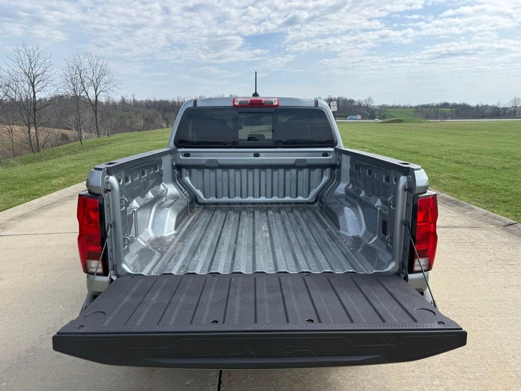 2024 Chevrolet Colorado WT