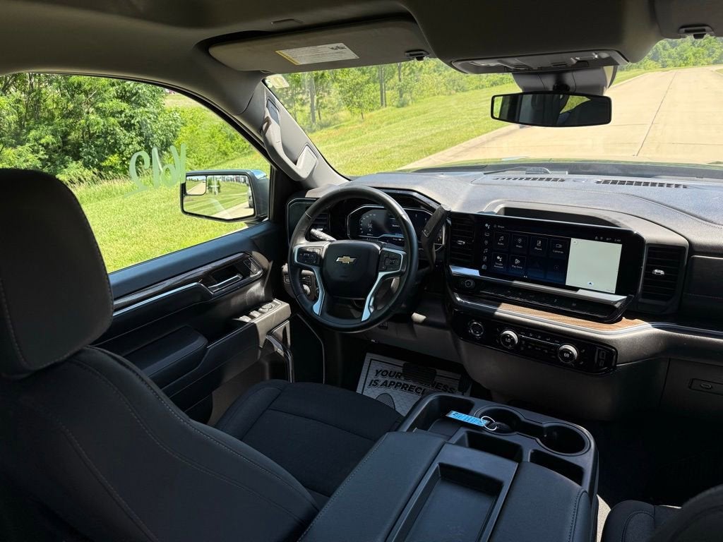 2024 Chevrolet Silverado 1500 LT (2FL)