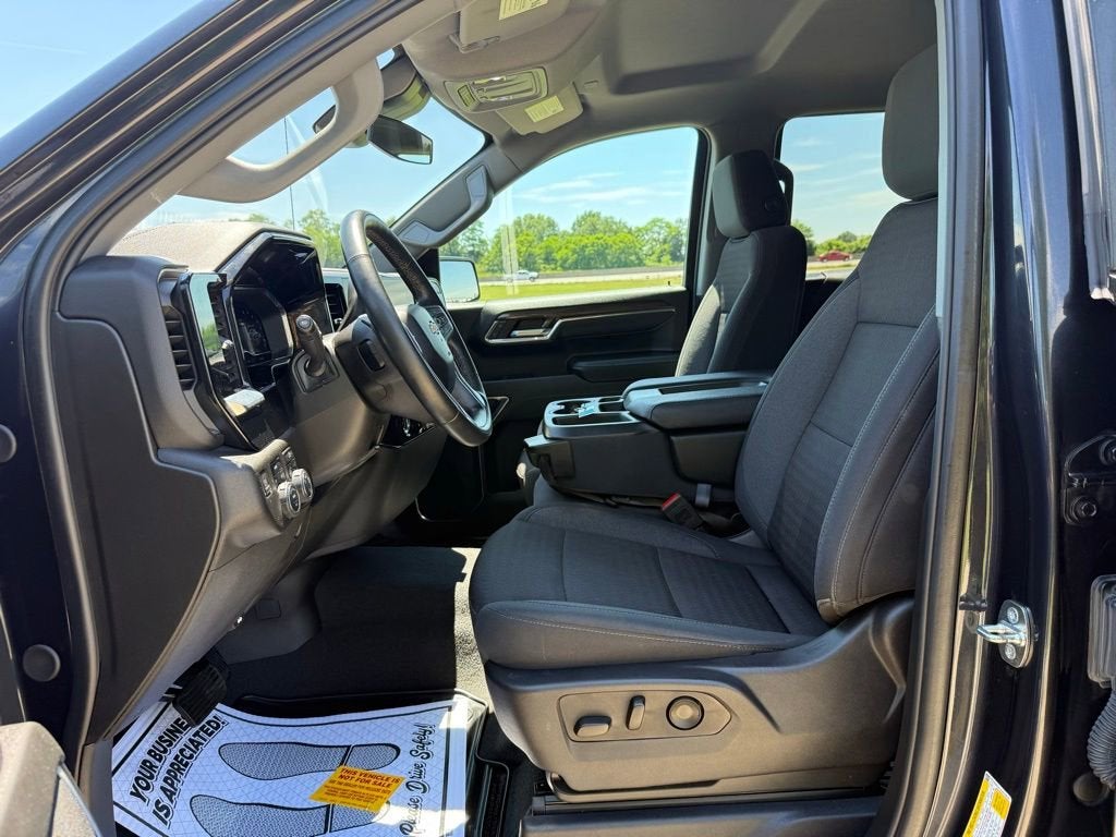 2024 Chevrolet Silverado 1500 LT (2FL)