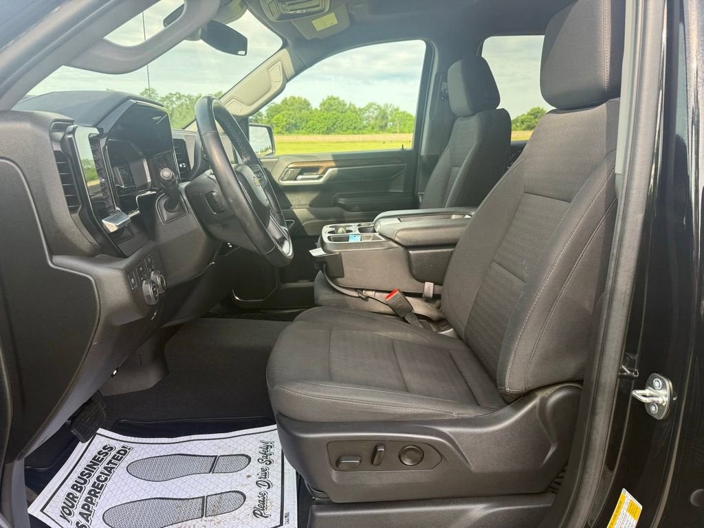 2023 Chevrolet Silverado 1500 LT (2FL)