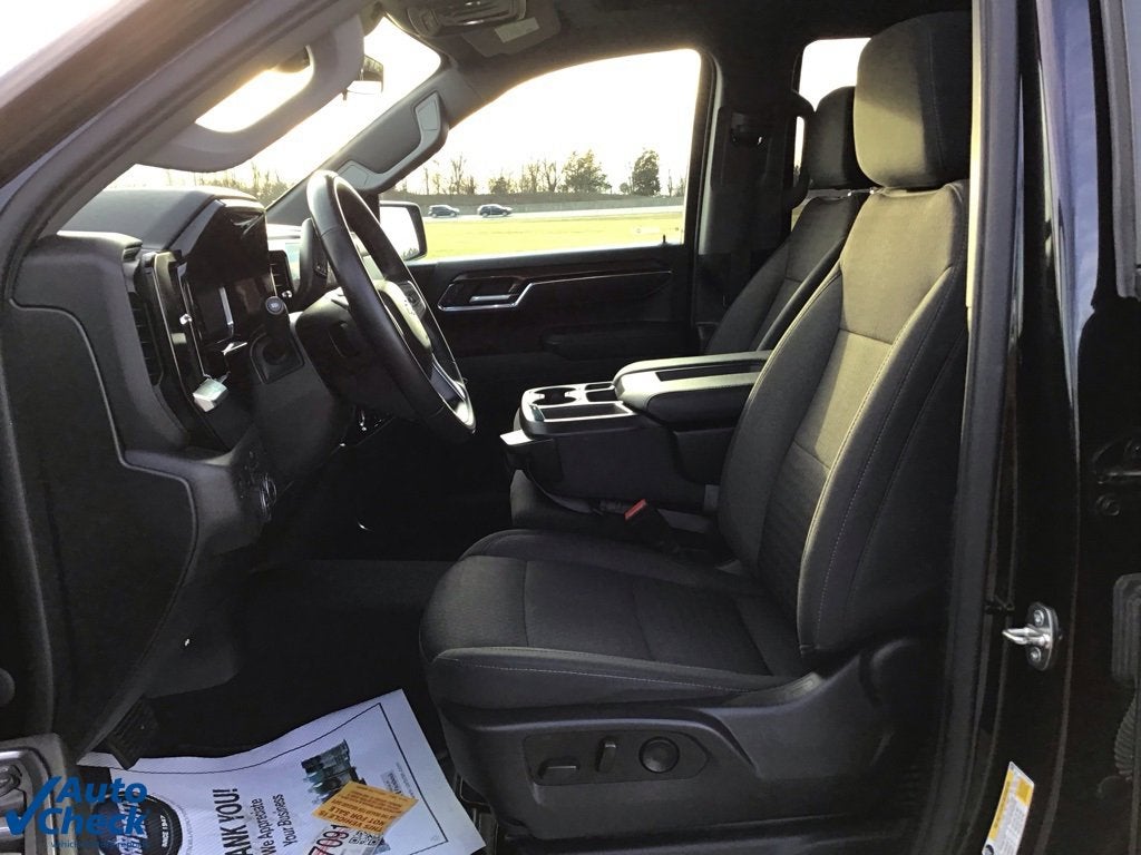 2023 Chevrolet Silverado 1500 LT (2FL)