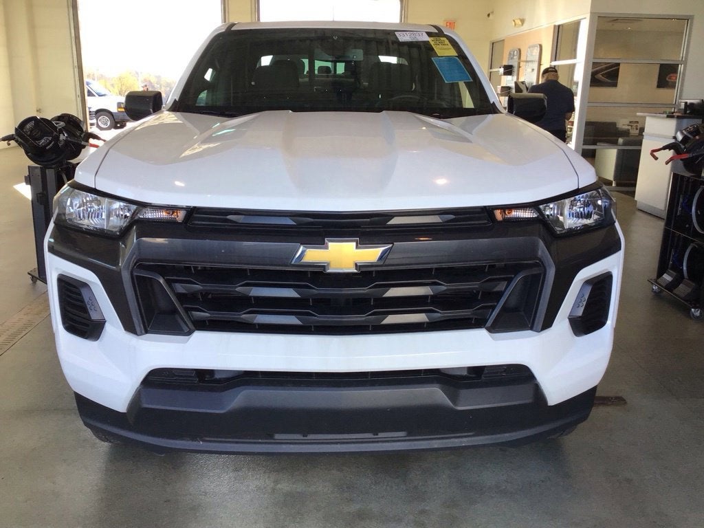 2025 Chevrolet Colorado WT/LT