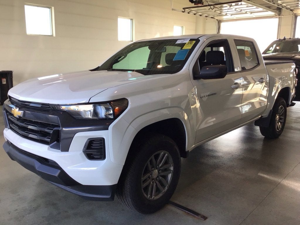 2025 Chevrolet Colorado WT/LT