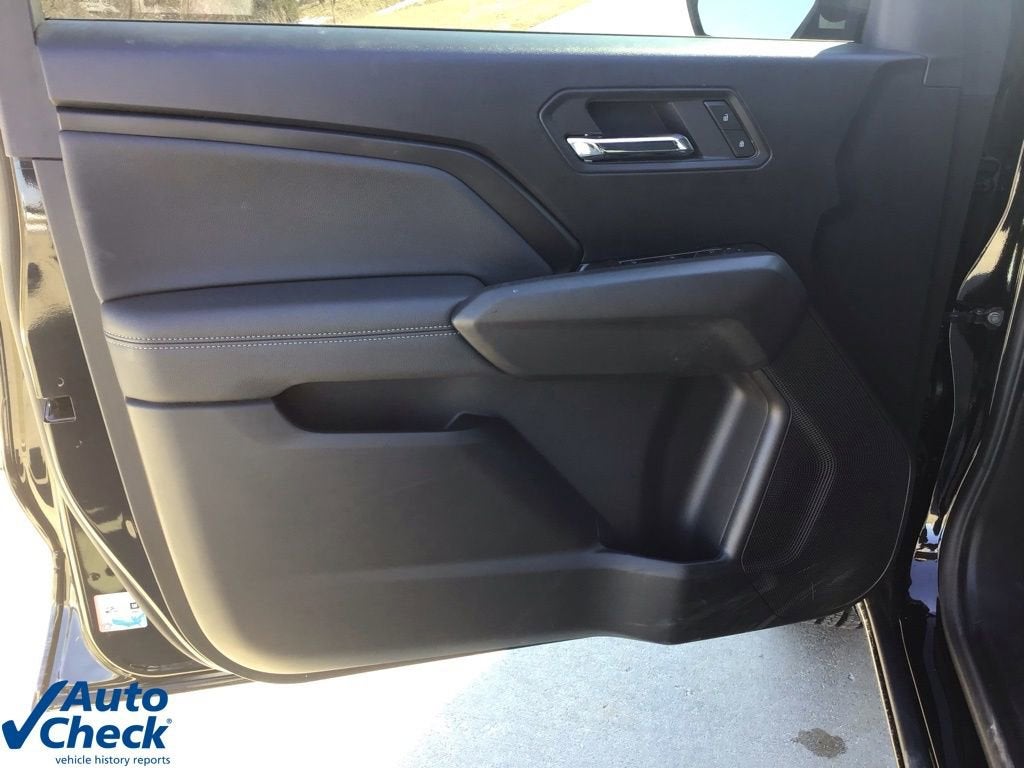 2025 Chevrolet Colorado WT/LT