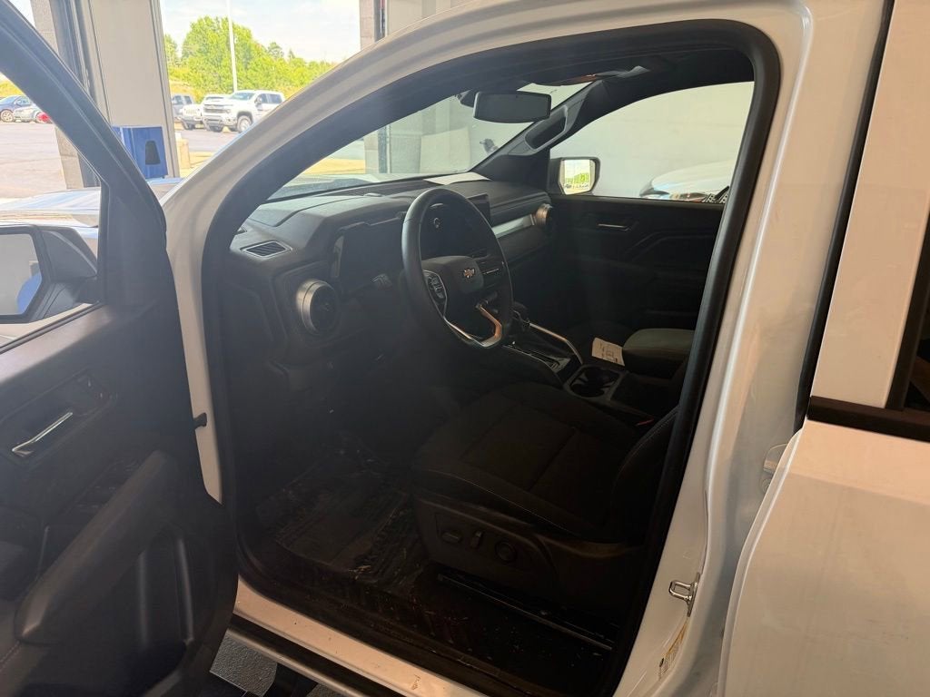 2025 Chevrolet Colorado WT/LT
