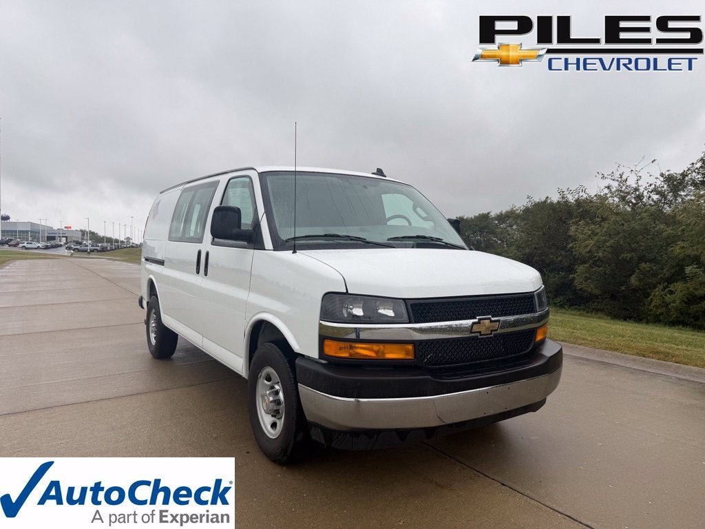 2025 Chevrolet Express Cargo WT