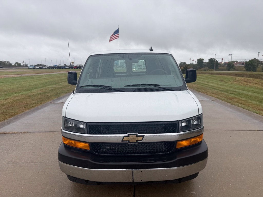 2025 Chevrolet Express Cargo WT