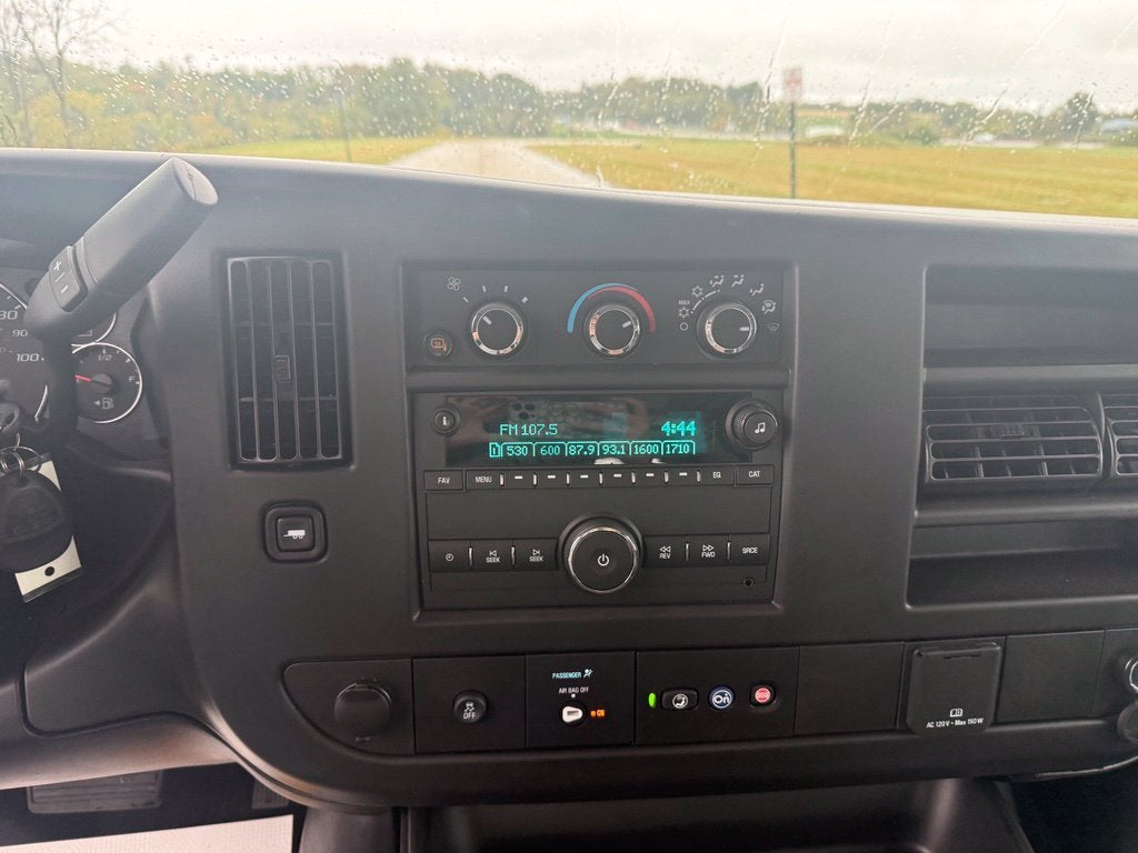 2025 Chevrolet Express Cargo WT