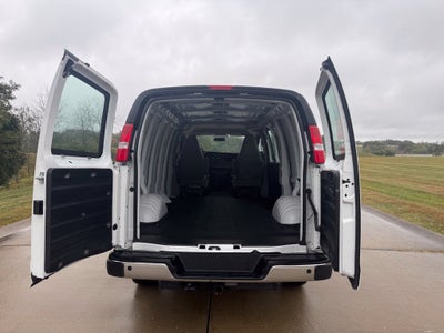 2025 Chevrolet Express Cargo WT