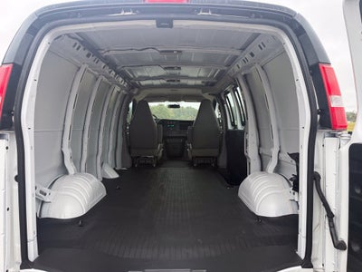 2025 Chevrolet Express Cargo WT