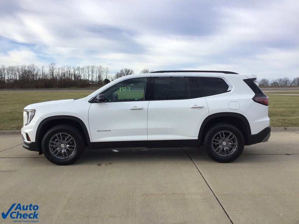 2025 GMC Acadia Elevation