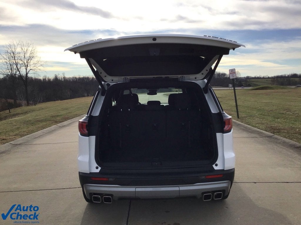 2025 GMC Acadia Elevation