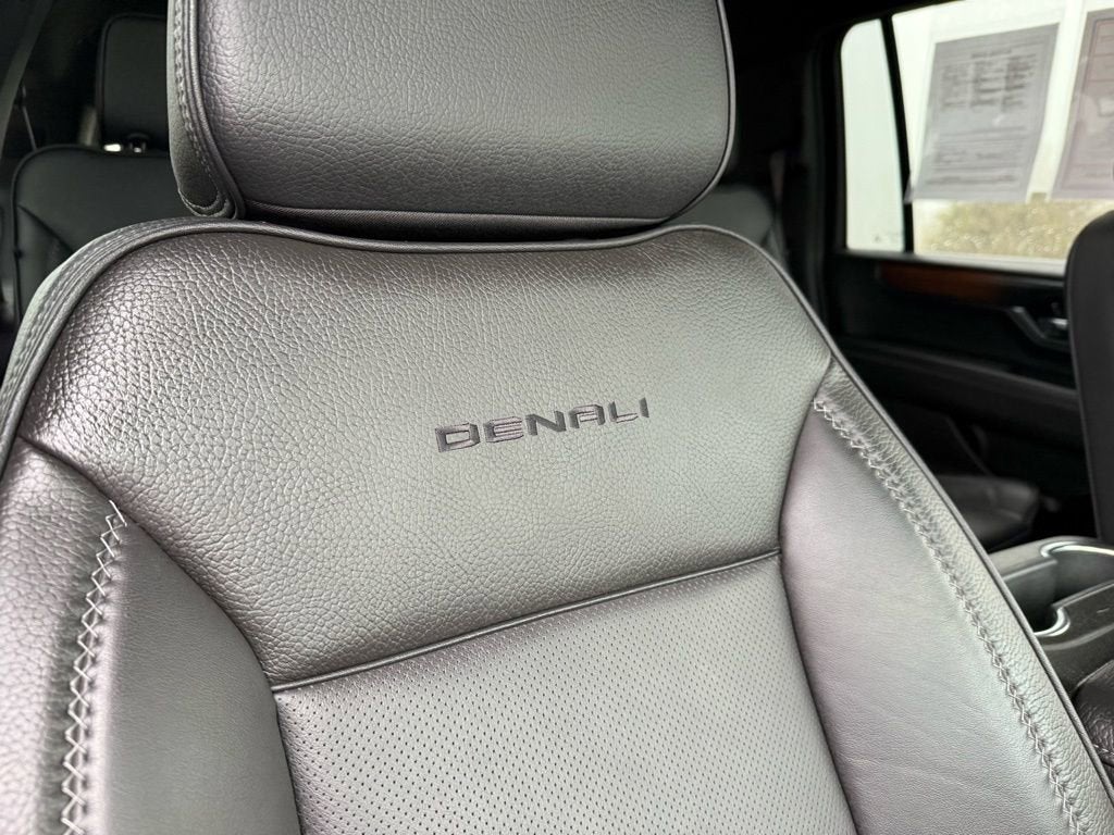 2025 GMC Yukon XL Denali
