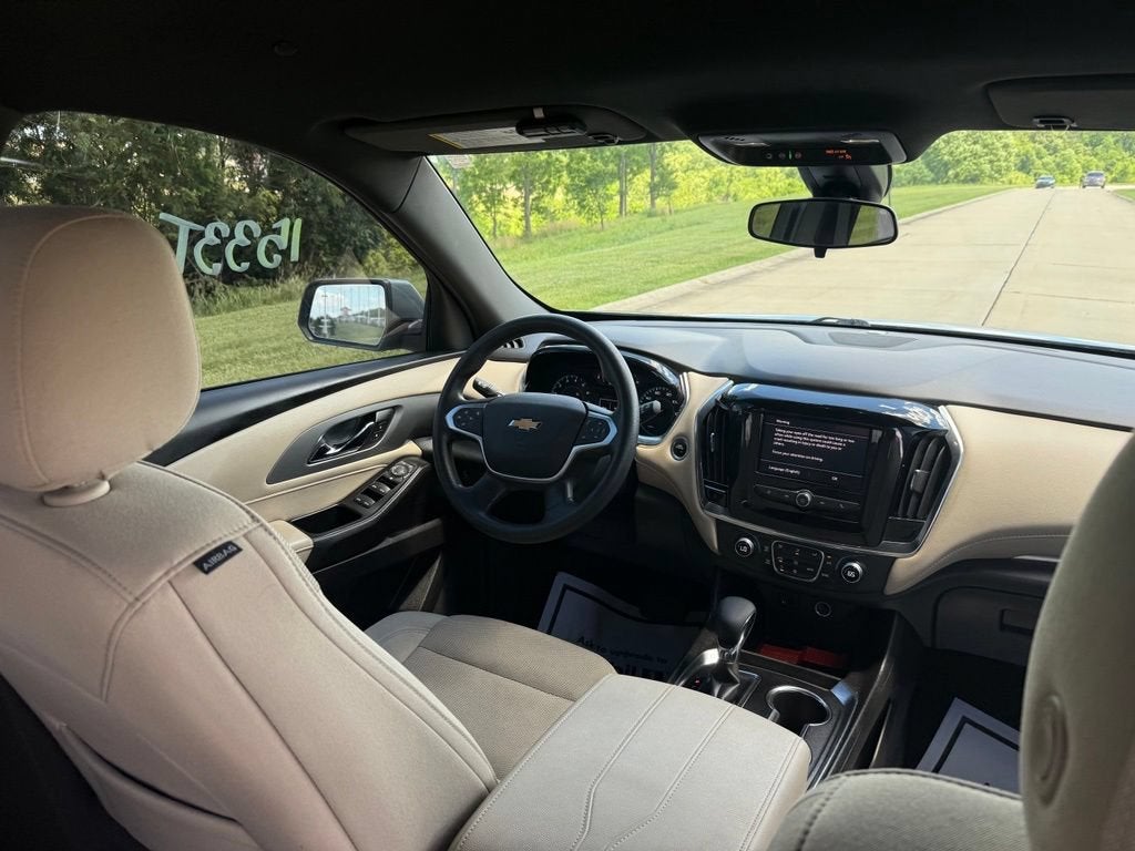 2023 Chevrolet Traverse LS