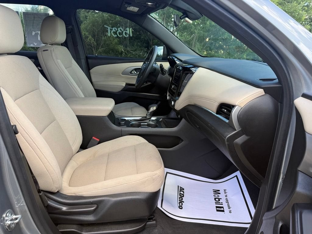 2023 Chevrolet Traverse LS