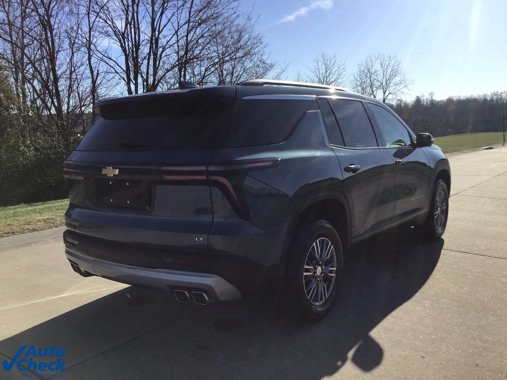 2024 Chevrolet Traverse LT
