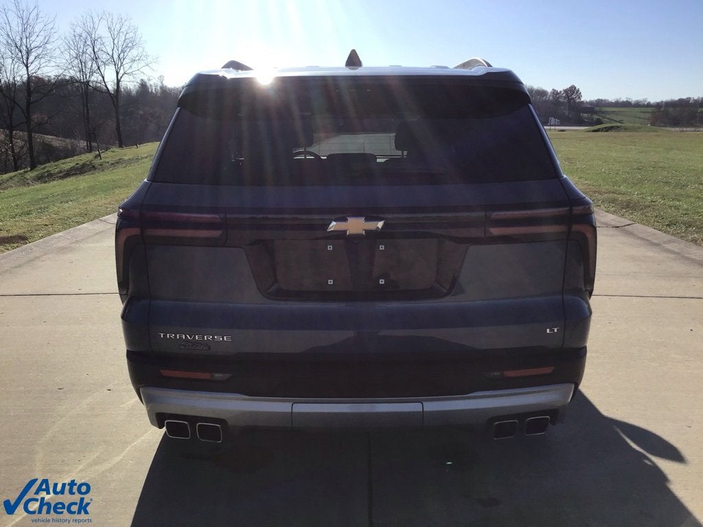 2024 Chevrolet Traverse LT