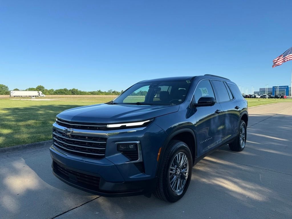 2024 Chevrolet Traverse LT