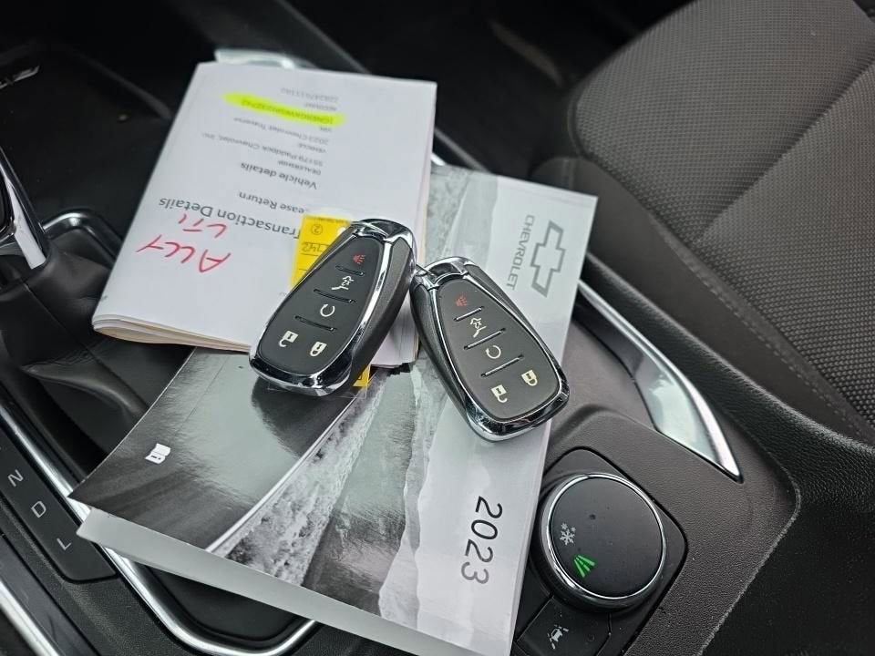 2023 Chevrolet Traverse LT Cloth