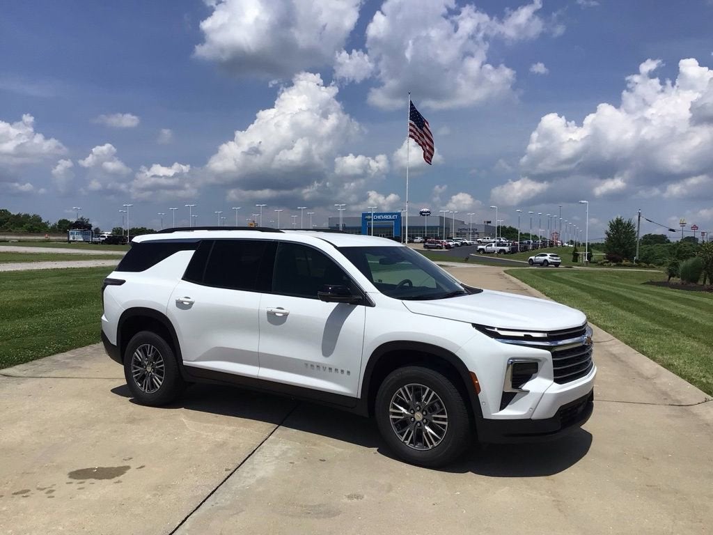 2025 Chevrolet Traverse LT