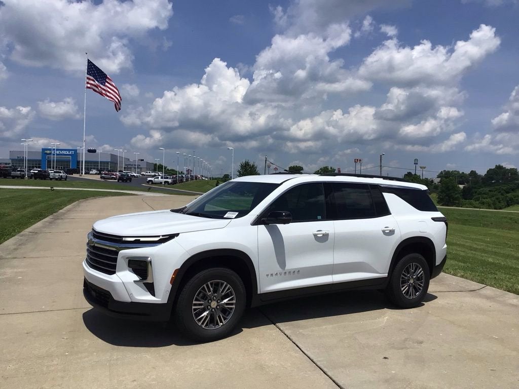 2025 Chevrolet Traverse LT