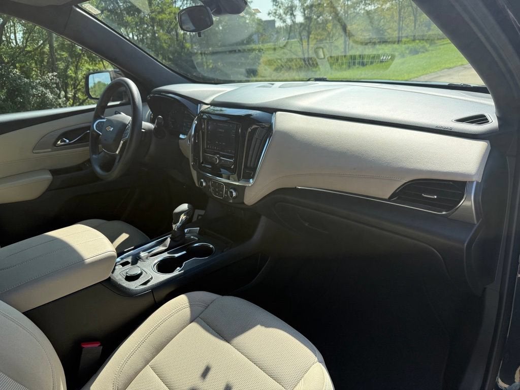 2023 Chevrolet Traverse LS