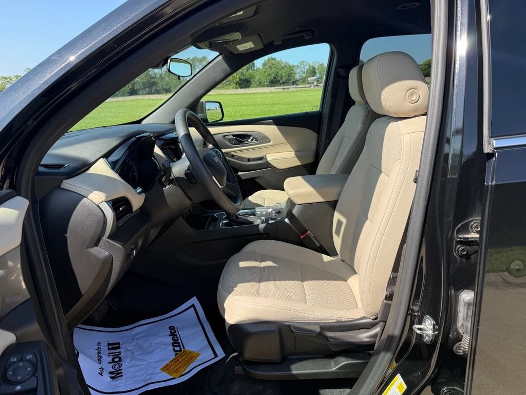 2023 Chevrolet Traverse LS