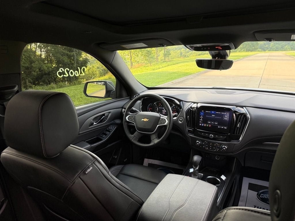 2023 Chevrolet Traverse LT Leather