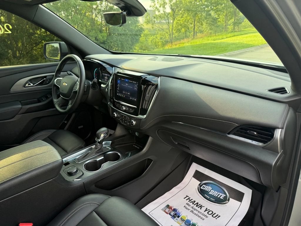 2023 Chevrolet Traverse LT Leather