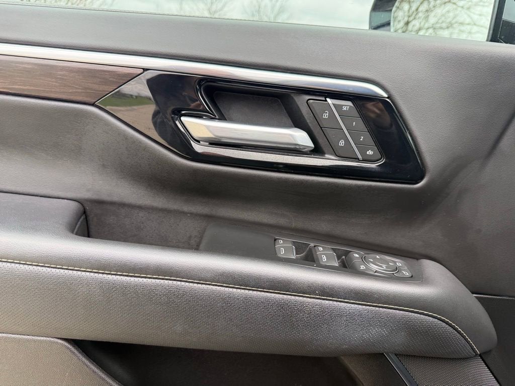2025 Chevrolet Suburban Premier