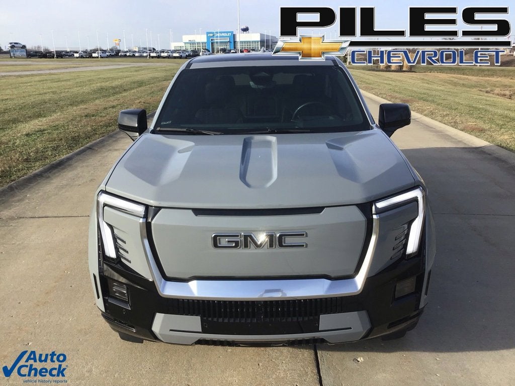 2024 GMC Sierra EV Denali Edition 1