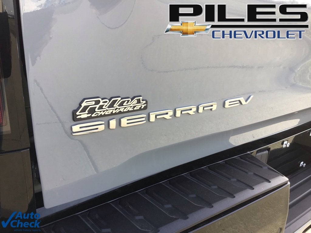 2024 GMC Sierra EV Denali Edition 1