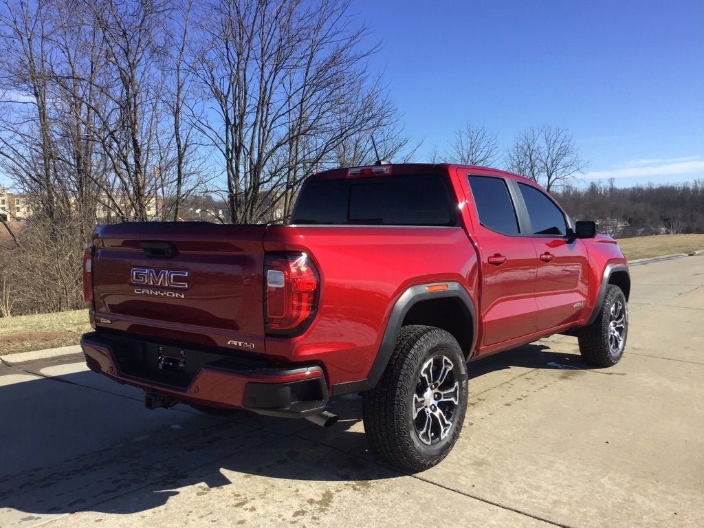 2024 GMC Canyon AT4